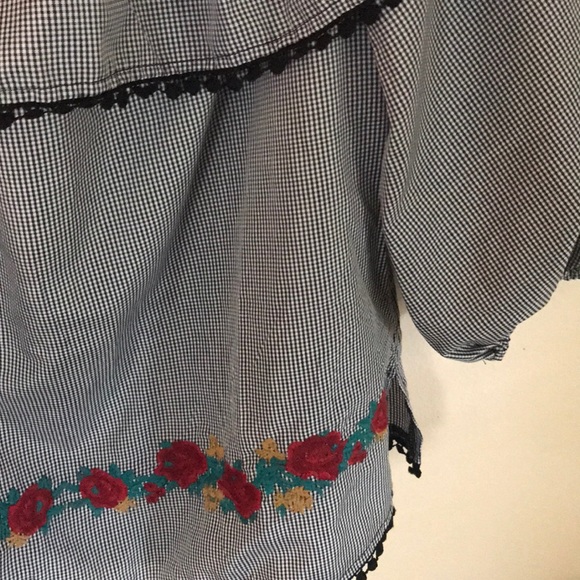 Off the shoulder top - Picture 2 of 4